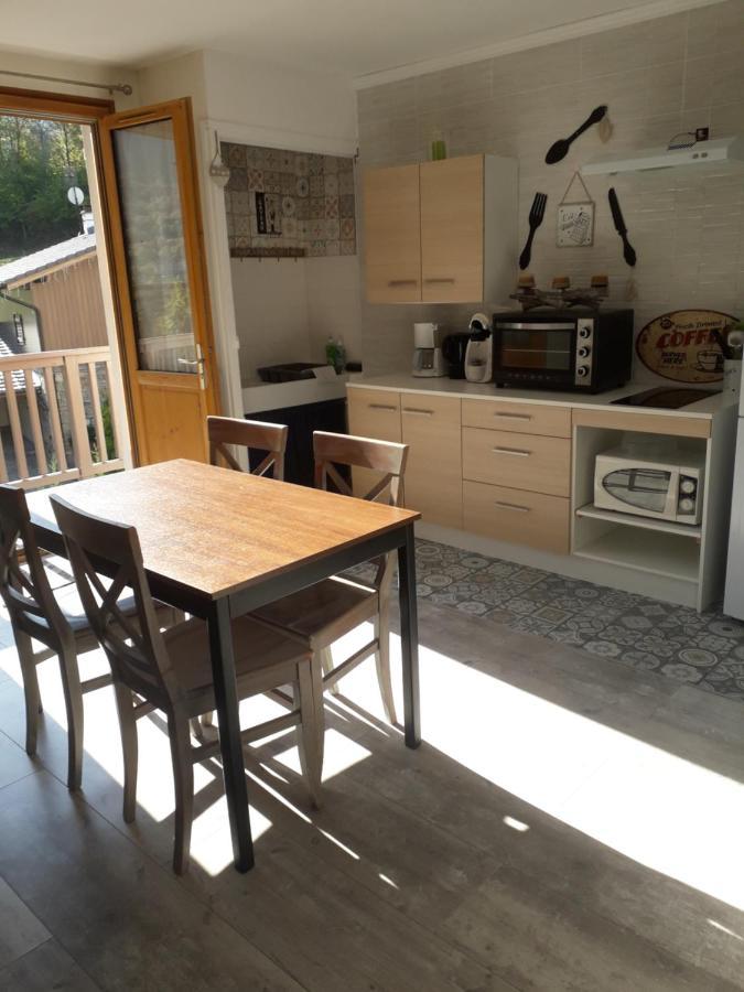 Enclos savoyard Appartement meublé 1chambre 1 canapé lits 3personnes Grand-Aigueblanche Esterno foto