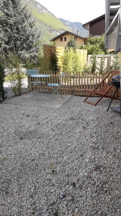 Enclos savoyard Appartement meublé 1chambre 1 canapé lits 3personnes Grand-Aigueblanche Esterno foto